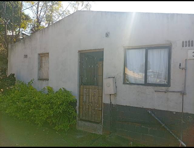2 BEDROOM HOUSE FOR SALE IN UMLAZI Z